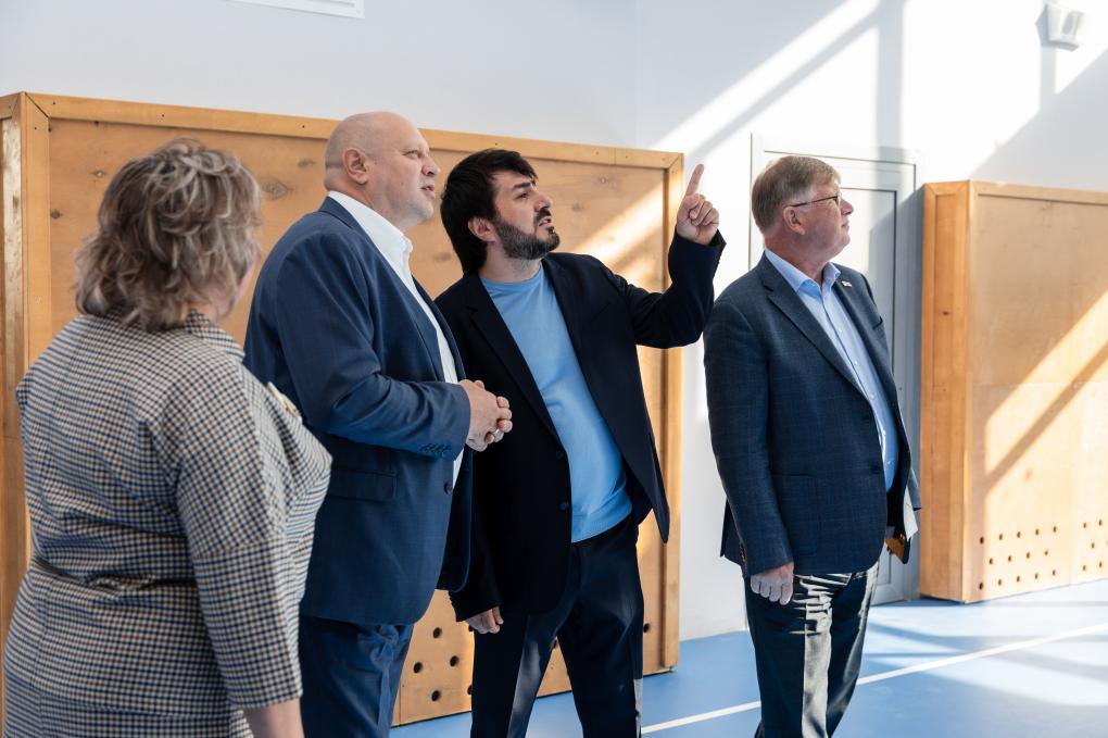 В Омске после глобального ремонта открыли левобережную школу № 21