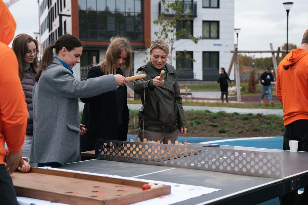 В новом микрорайоне на Левом берегу высадили черёмуховую аллею