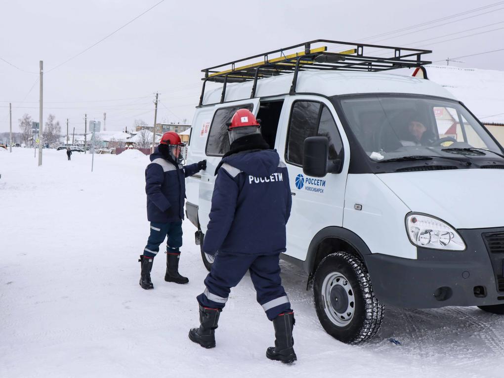 За 10 месяцев специалисты «Россети Новосибирск» зафиксировали нелегальные подвесы оптики на 25 тысячах опор ЛЭП