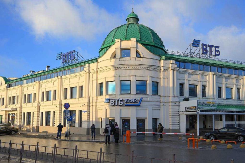 Новый мультиформатный офис ВТБ открылся в центре Омска