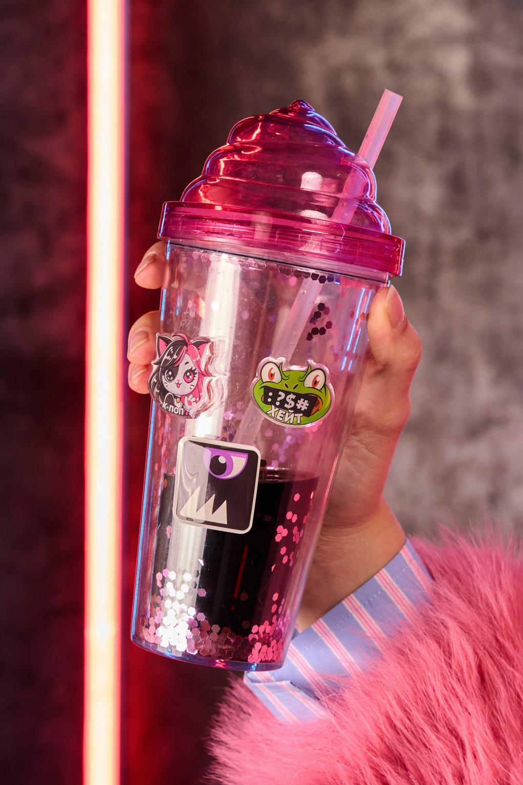 Новая трендовая акция «Блогерсы» уже в магазинах: модная коллекция аксессуаров в «Пятёрочке»