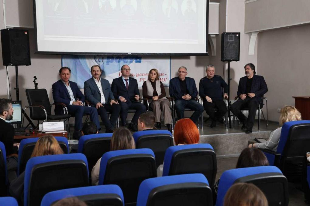 В Омске подвели итоги «Фестиваля идей — интерьеры улиц 2025»