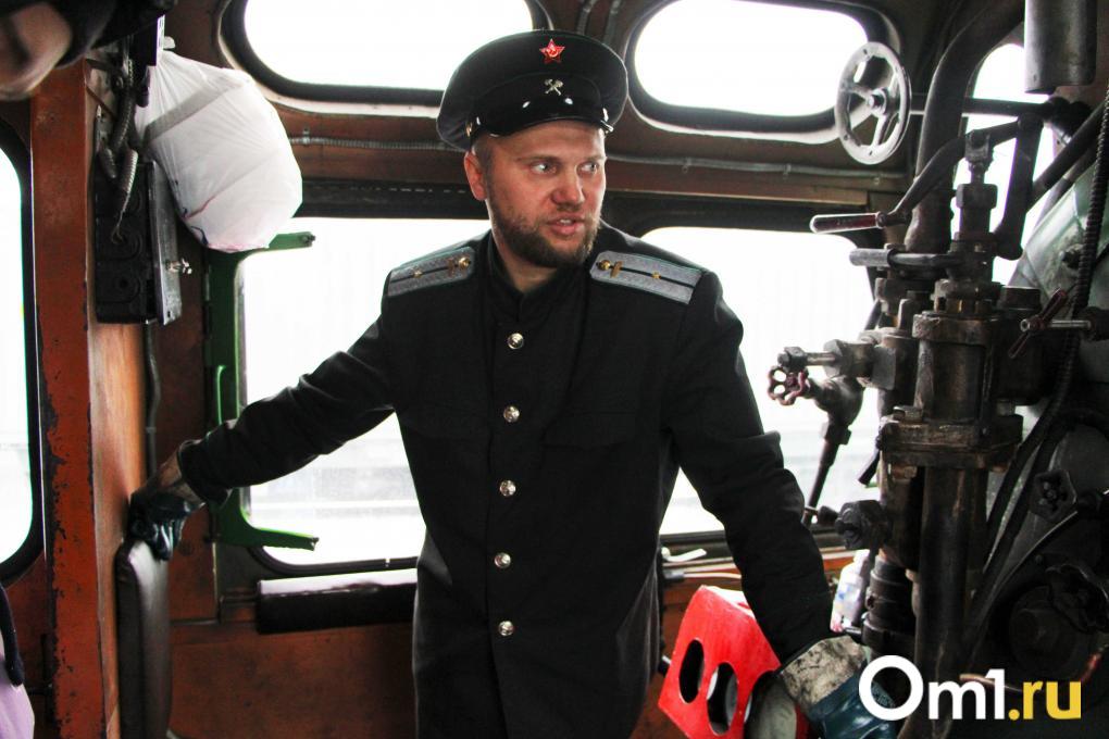 В Омск приехал добрый волшебник: как выглядит поезд Деда Мороза изнутри