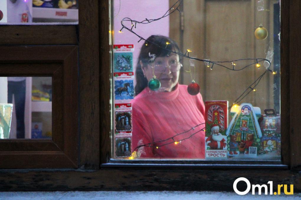 В Омск приехал добрый волшебник: как выглядит поезд Деда Мороза изнутри