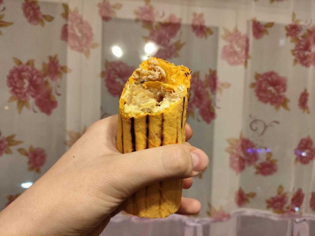 Эксперимент: заказываю еду по советам нейросети. Что получилось?