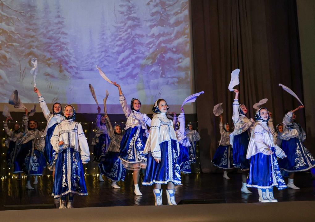 Новогодняя ярмарка и праздничные концерты — как встречают Новый год в городах Новосибирской области