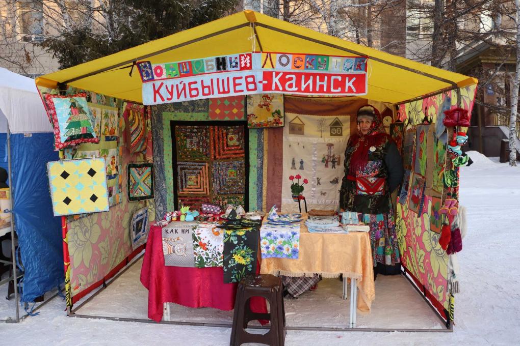 Новогодняя ярмарка и праздничные концерты — как встречают Новый год в городах Новосибирской области