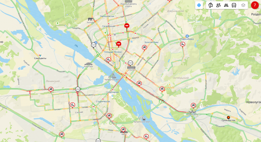 «Тут только плакать»: новосибирцы жалуются на утренние пробки 22 декабря