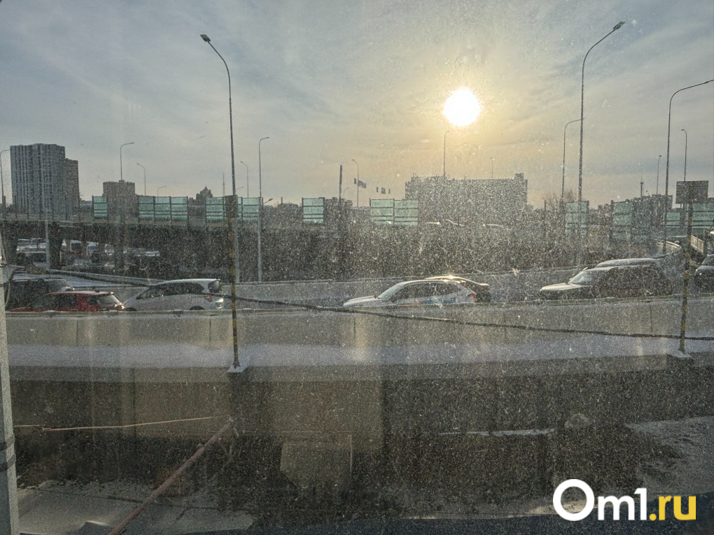 «Стена отошла от тряски»: жители домов у 4-го моста в Новосибирске рассказали о жизни в пыли и грохоте