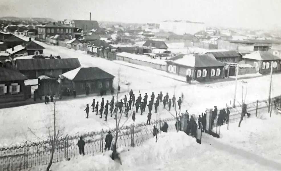 Автор – англичанин: омичам рассказали историю снимка города, сделанного более века назад