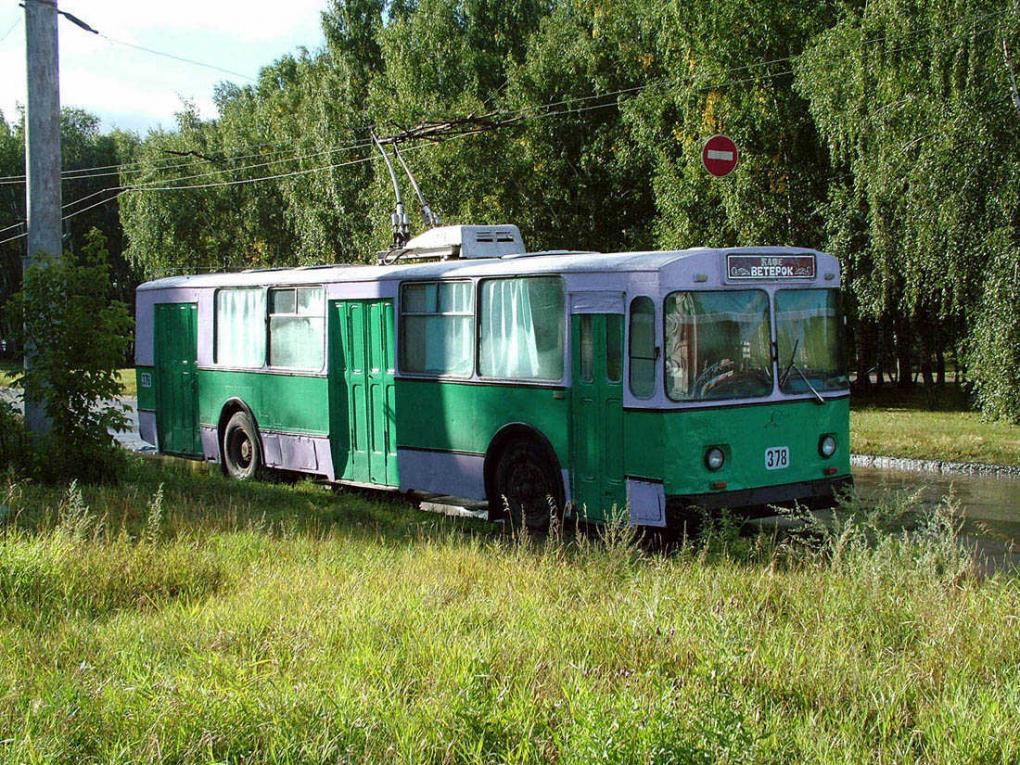 В омском троллейбусе работала столовая! Что это было?