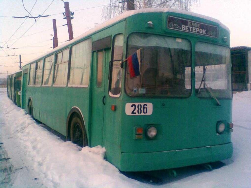 В омском троллейбусе работала столовая! Что это было?