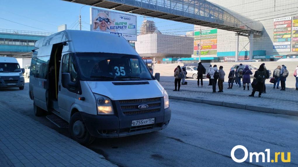 Пассажирка отсудила у водителя новосибирской маршрутки 18 тысяч рублей, переведённых по ошибке