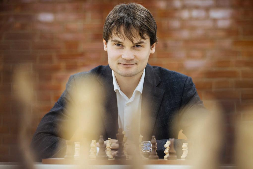 «Компьютер — медвежья услуга»: гроссмейстер Павел Малетин — об ИИ, читерстве и шахматах будущего