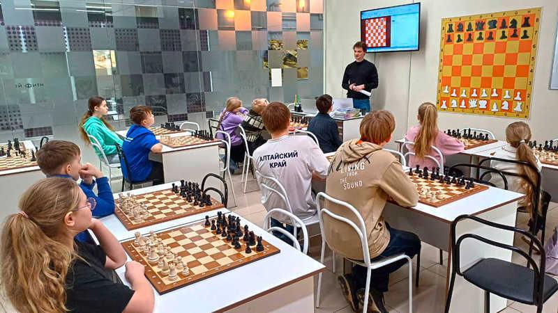 «Компьютер — медвежья услуга»: гроссмейстер Павел Малетин — об ИИ, читерстве и шахматах будущего