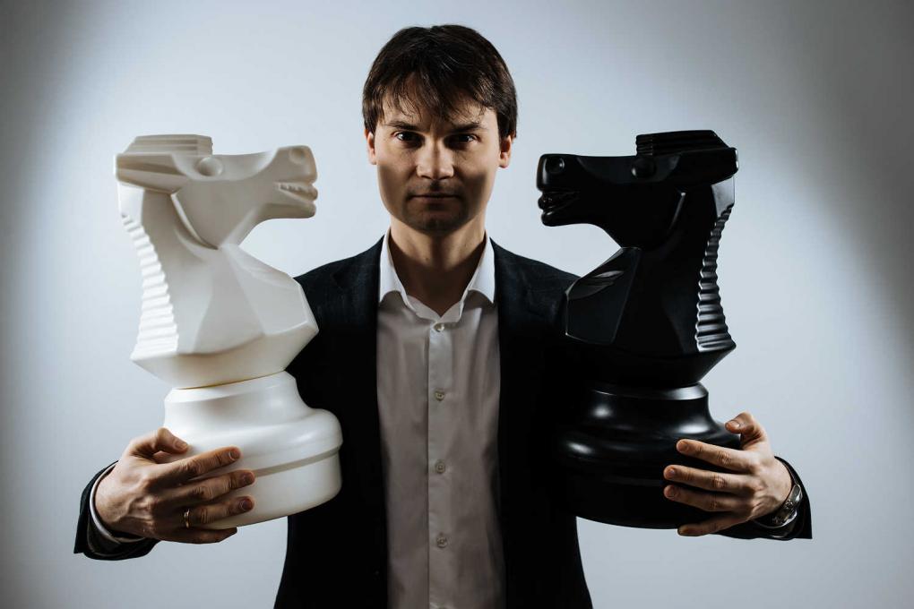 «Компьютер — медвежья услуга»: гроссмейстер Павел Малетин — об ИИ, читерстве и шахматах будущего