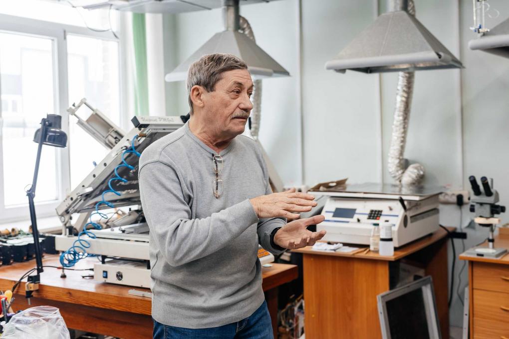 «Заводы как научные лаборатории»: как «Новые люди» вдохновляют новосибирских школьников не бояться физики и идти в инженеры