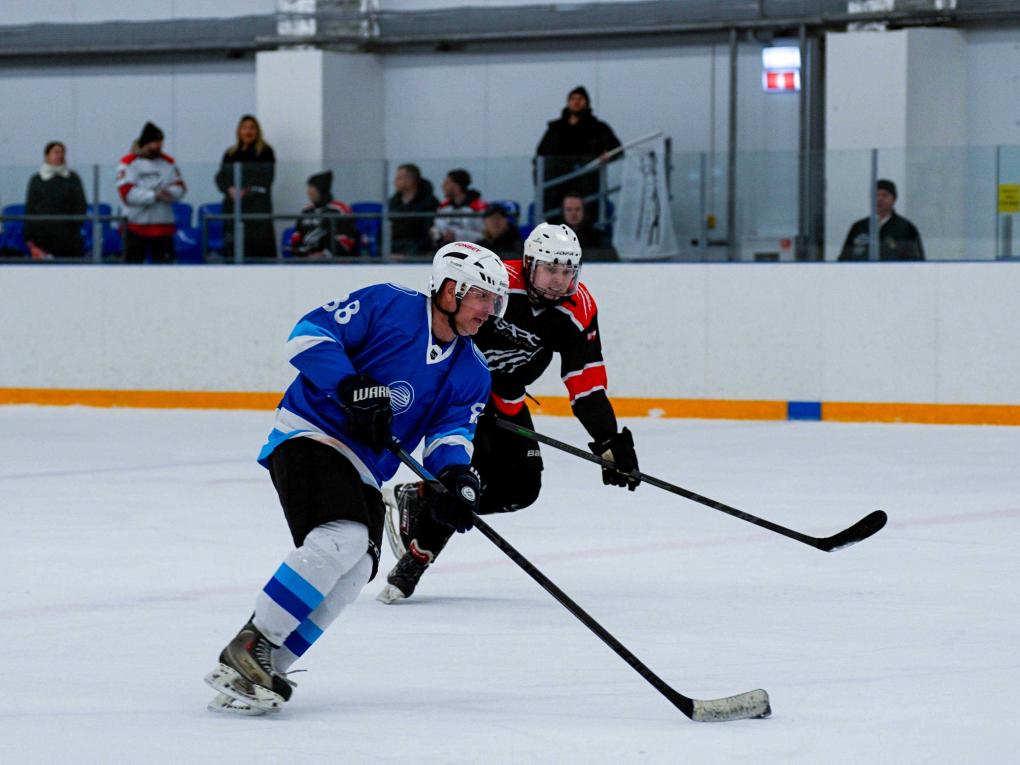 В Омске прошёл благотворительный хоккейный турнир