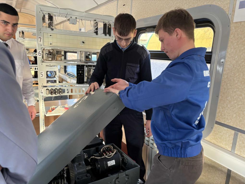 Более 2800 участников студенческих отрядов Омской области получают бесплатное образование в рамках профессионального обучения РСО