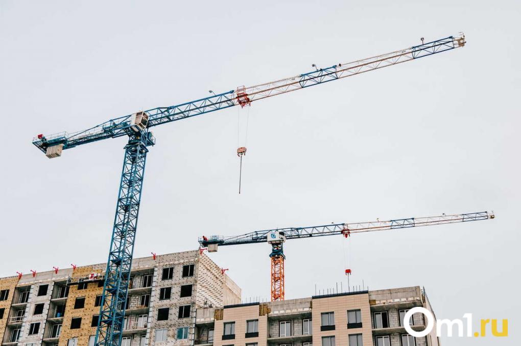 18-этажный дом в Новосибирске накренился на 20 см — обманутые дольщики «Пизанской башни» на Рябиновой готовят обращение к Путину