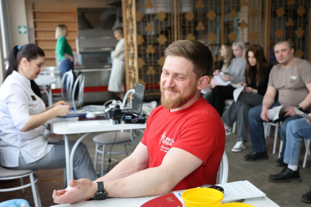 Работники Омсктрансмаша собрали 78 литров донорской крови