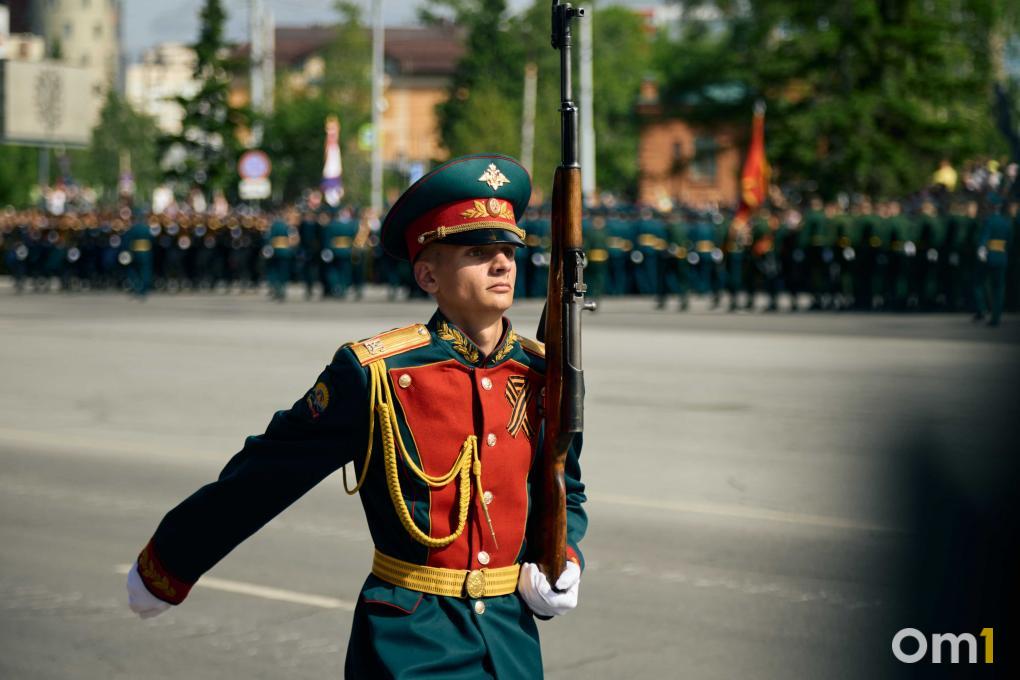 Без военной техники, но с Т-34: каким был парад Победы в Омске в 2026 году