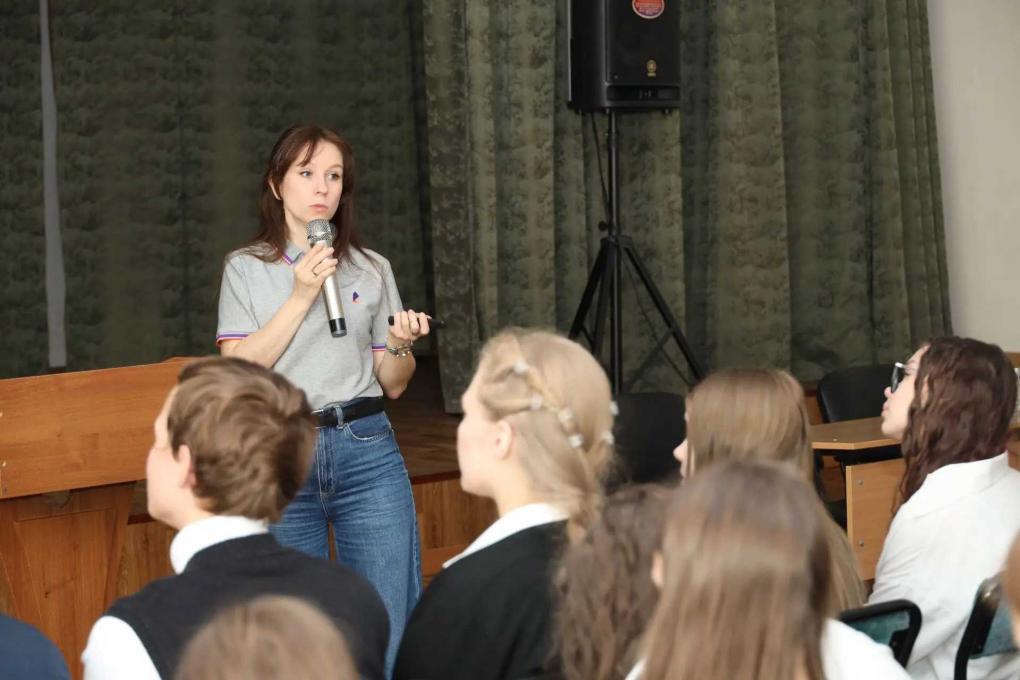 «Цифровой ликбез»: школьники учатся противостоять телефонному мошенничеству
