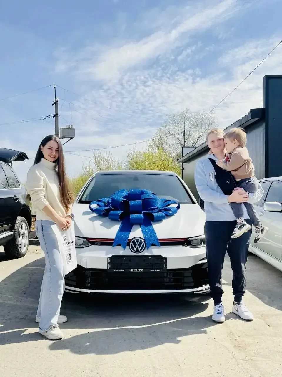 От популярных моделей до нового Rolls-Royce: «АЙС Мотор» помогает купить автомобиль за границей и доставить в Омск