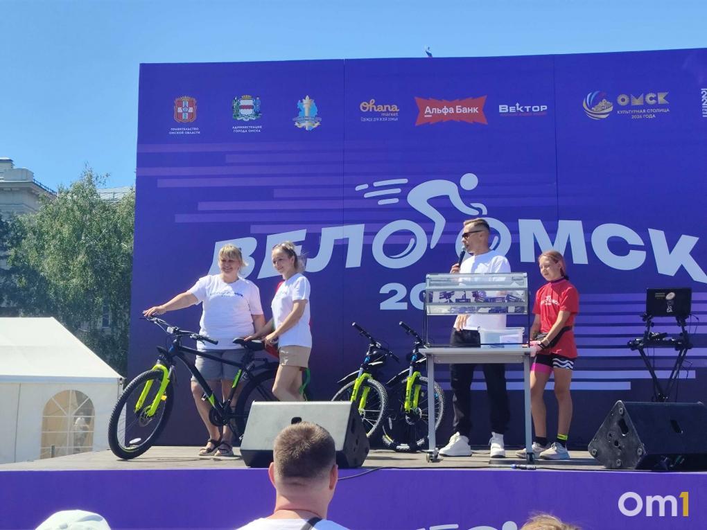Жаркий велопарад: вот каким был «ВелоОмск-2026»