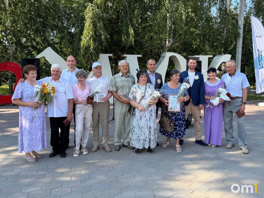 В Омске в День семьи, любви и верности прошёл большой семейный пикник