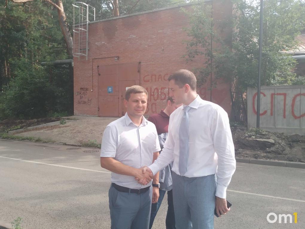 В Новосибирске открыли памятный камень в честь медиков