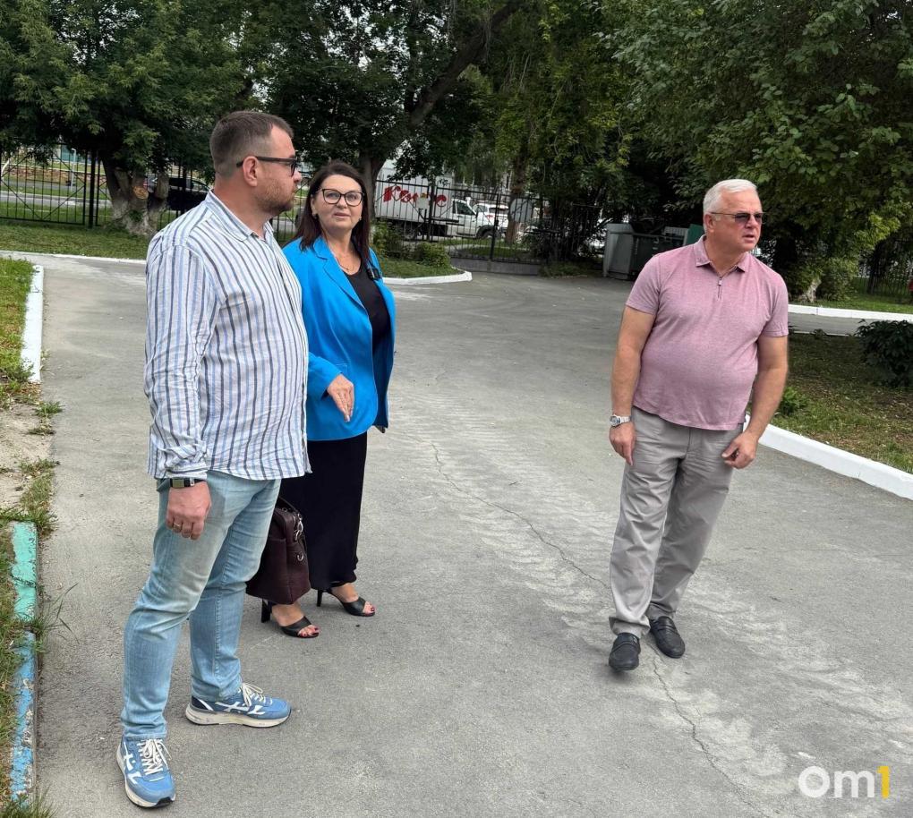 Школы, библиотеки, пешеходные тротуары: представители «Единой России» контролируют работы на социальных объектах