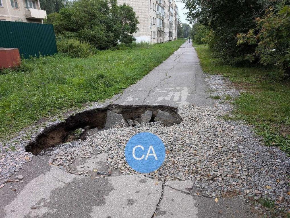 Новосибирск проваливается. Топ-9 самых заметных провалов Новосибирска за лето