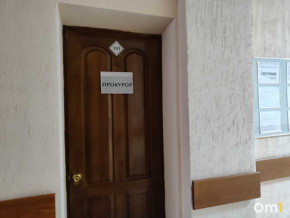 Работодатель уволил девушку из-за похорон — новосибирский юрист рассказал, на чьей стороне правда