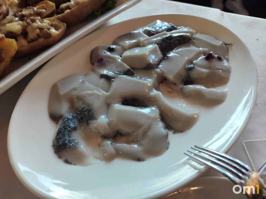 Торт с икрой и черемша с сазаньей кожей: пробуем дальневосточную кухню
