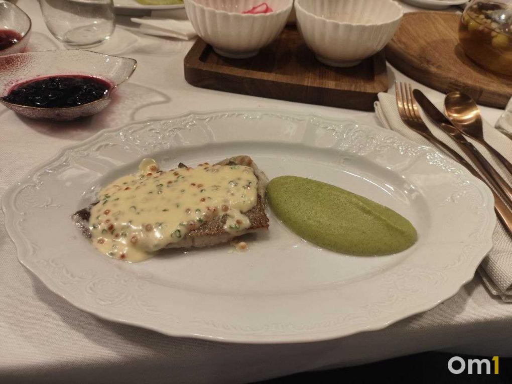 Торт с икрой и черемша с сазаньей кожей: пробуем дальневосточную кухню