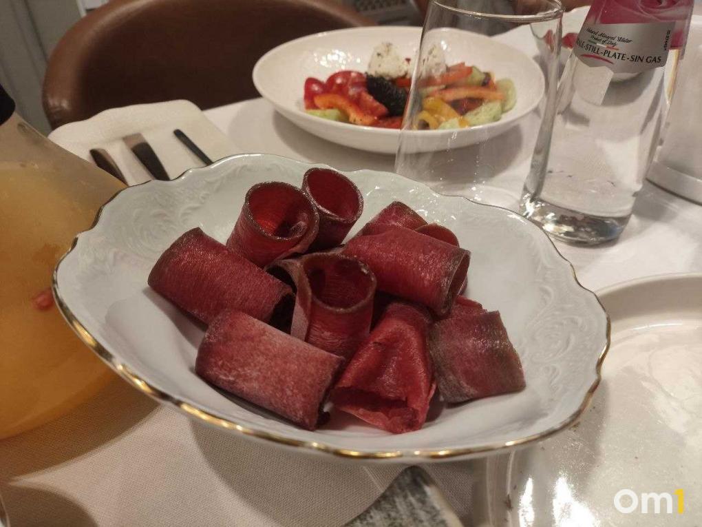 Торт с икрой и черемша с сазаньей кожей: пробуем дальневосточную кухню