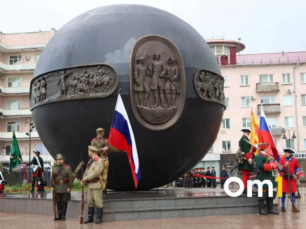 В Омске открыли обновлённую версию шара «Держава» на площади Бухгольца