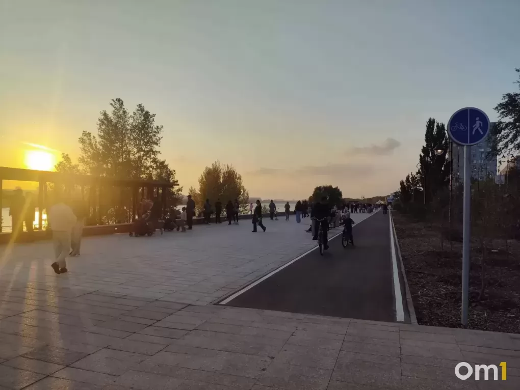 Набережная Тухачевского: как изменился берег Иртыша после ремонта - фото