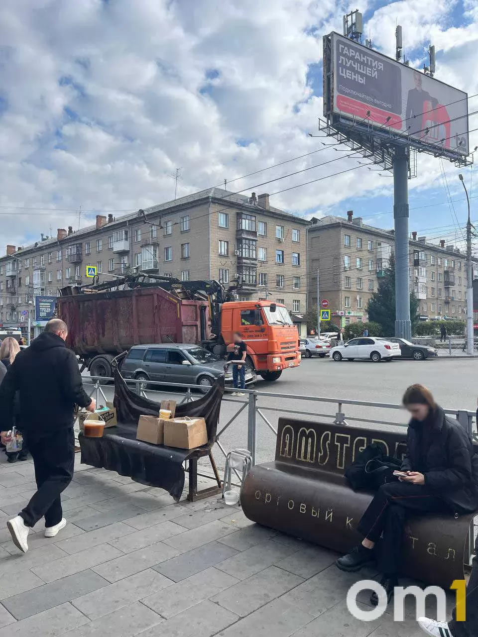 Легковушку прижало к грузовику: ДТП произошло у «Студенческой»