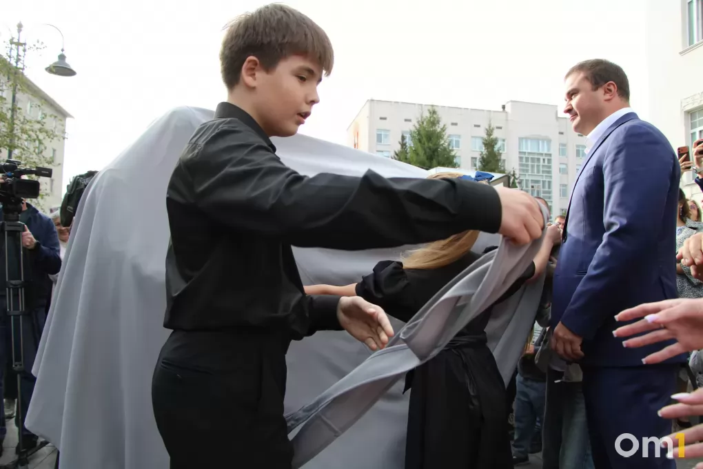 «Как их зовут?»: в центре Омска открыли скульптуру «Музыка»