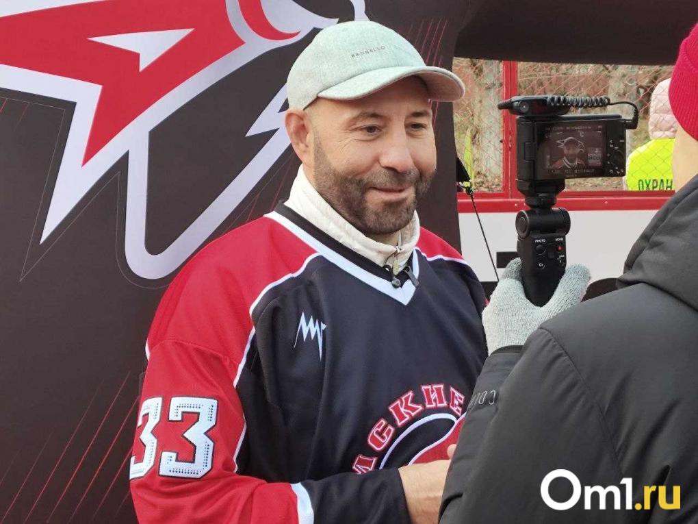 «Это начало большого пути»: в Омске открылась хоккейная коробка имени Максима Сушинского