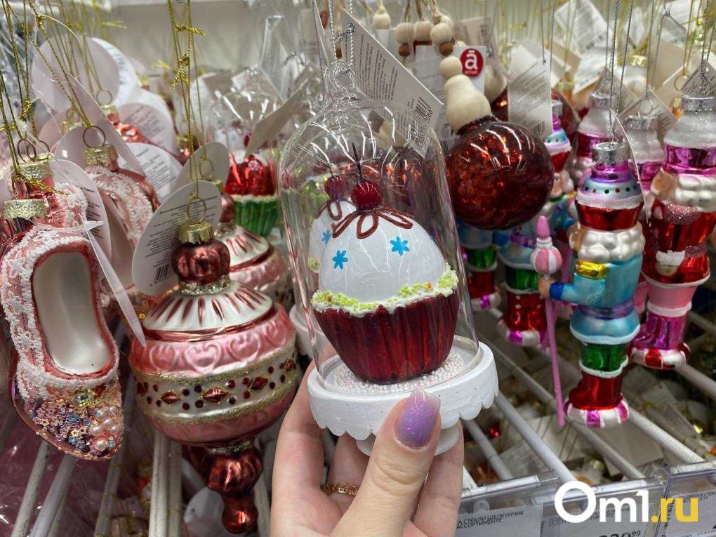 Какие игрушки на ёлку можно купить в Омске и сколько они стоят: обзор магазинов