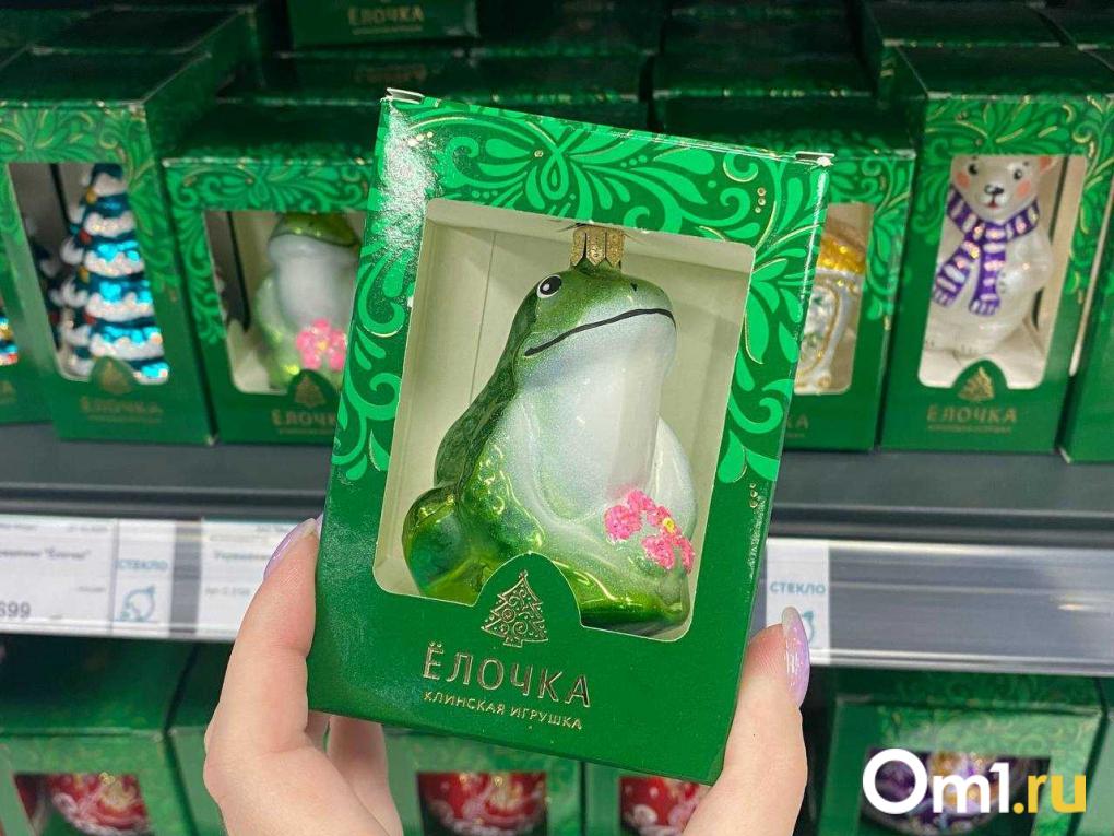 Какие игрушки на ёлку можно купить в Омске и сколько они стоят: обзор магазинов