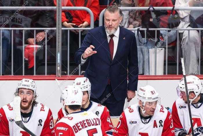 Тренеропад в КХЛ: под угрозой отставки даже Боб Хартли! Грозит ли подобное Омску?