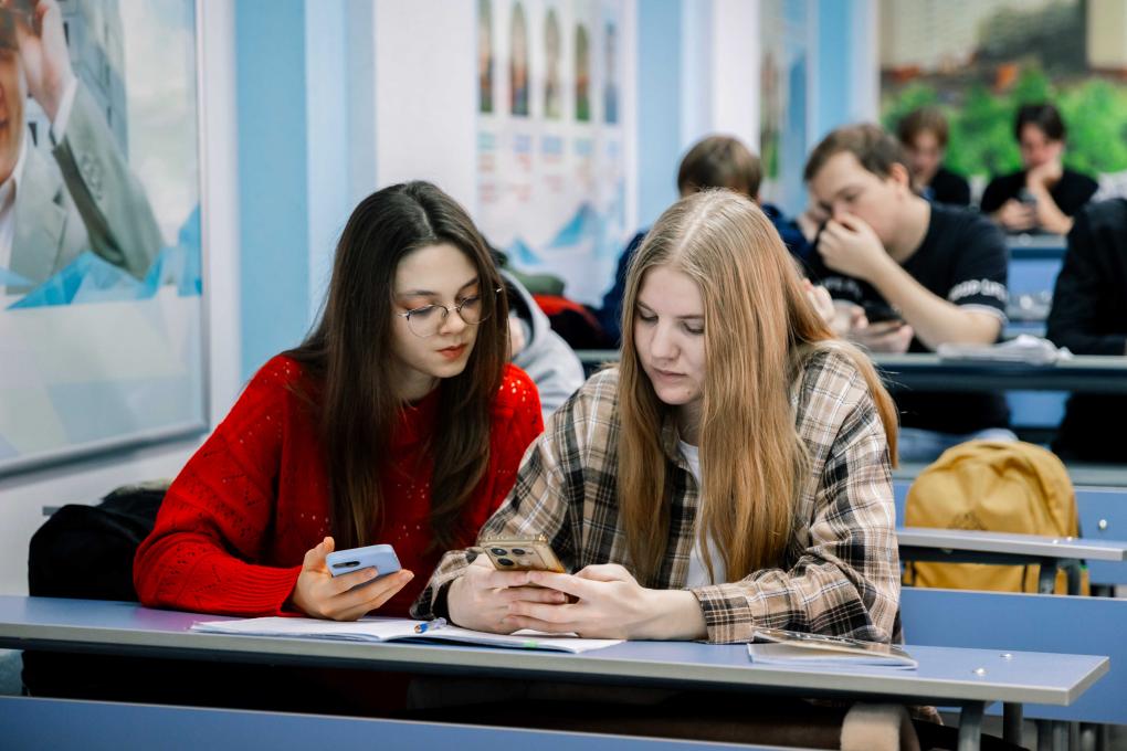 В Новосибирске партия «Новые люди» провела масштабный предпринимательский диктант для молодёжи