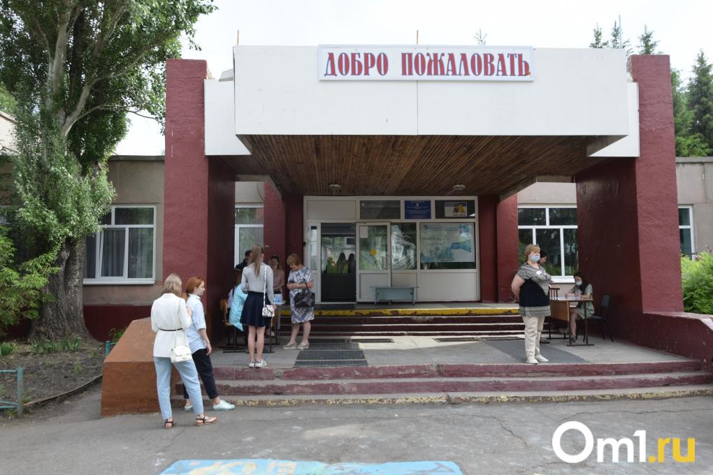 «Мы отдыхаем, а им пахать и пахать»: омичи рассуждают, что лучше – учёба по триместрам или четвертям