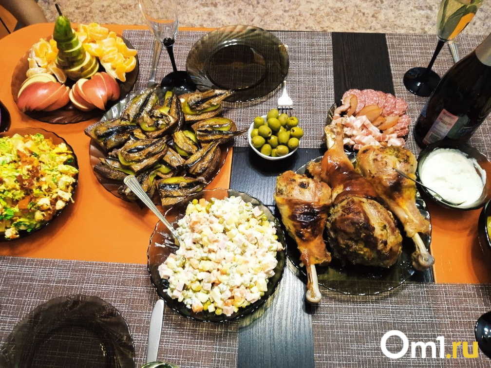 Как встретить Новый год с «правильным» застольем: советы омского диетолога Анны Карибаевой