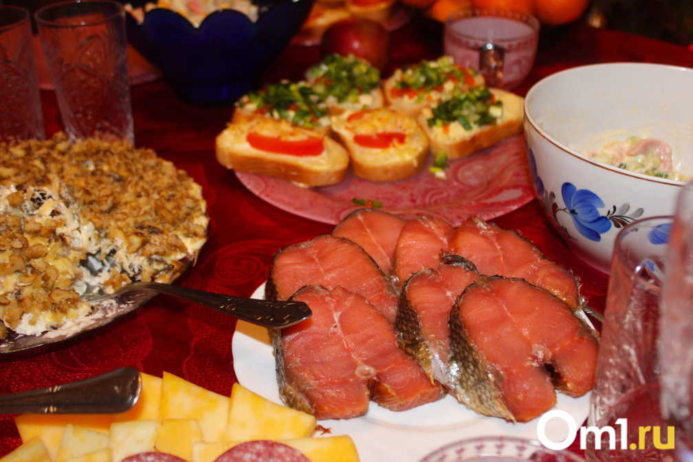 Как встретить Новый год с «правильным» застольем: советы омского диетолога Анны Карибаевой