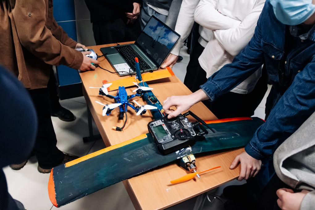 Как школьники создают технологии будущего в Омском политехе